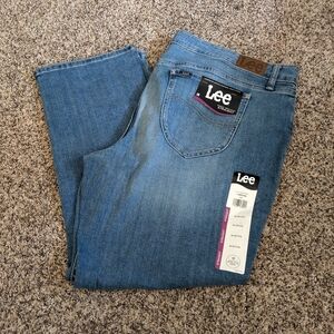 Women's Straight Leg, Blue Denim, Mid-Rise, Reg. Fit, Jeans by LEE Sz. 20Petite